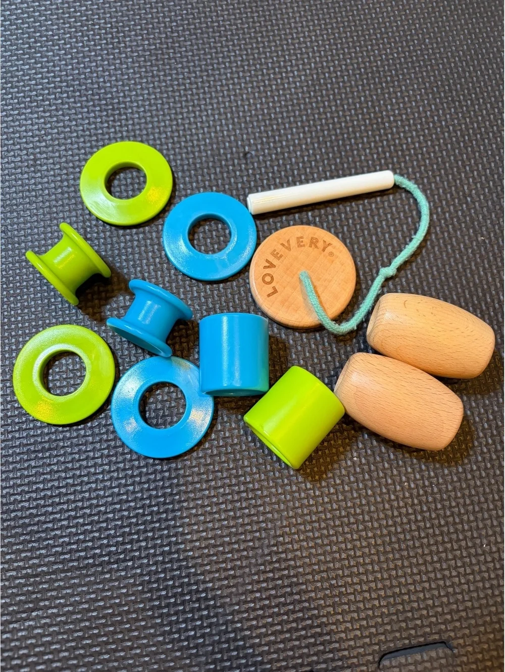 Lovevery Adventurer Threadable Bead Kit Drawstring Bag Montessori Toy